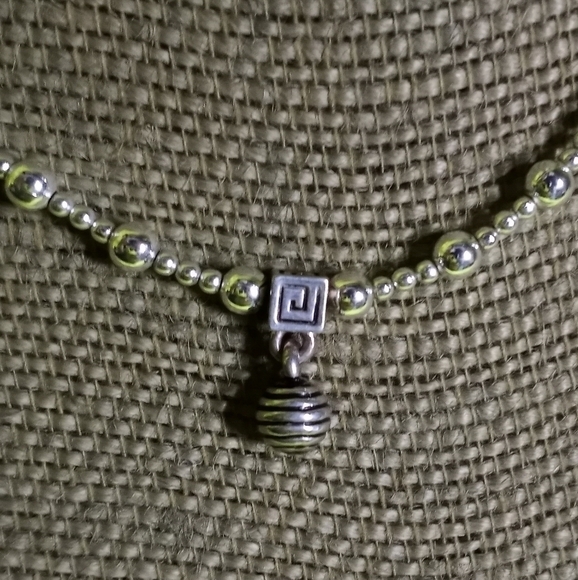 Silvertone beaded Napier necklace - Picture 5 of 5
